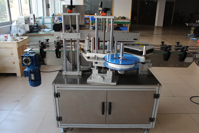 雙面貼標機 (2).JPG