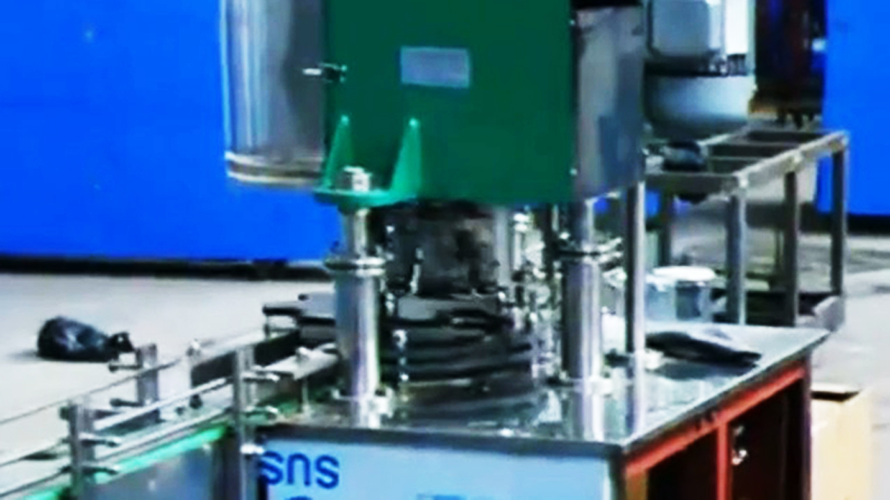 easy open cans sealing machine automatic 易拉罐自動旋蓋機.jpg