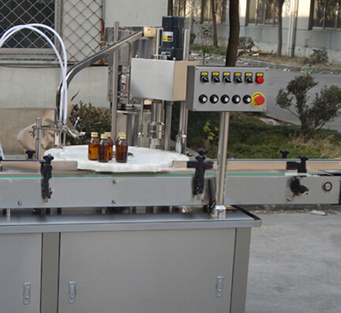 vials capping machine 玻璃瓶旋蓋機.jpg