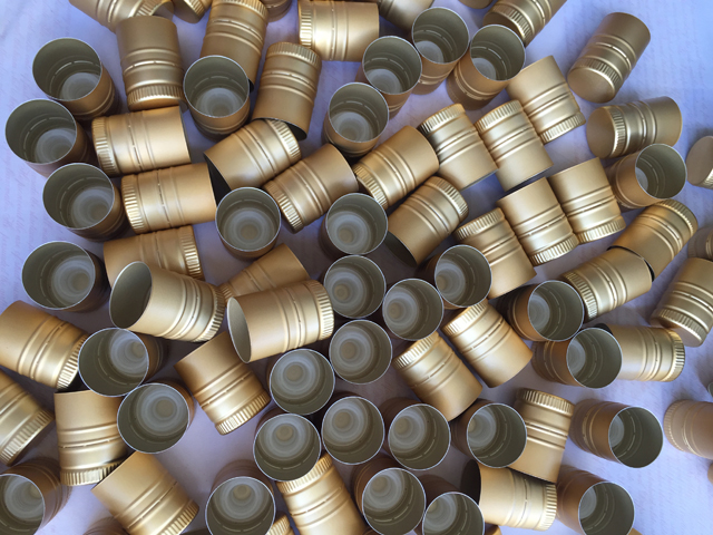 caps samples sent from usa customer for capping machine 鋁蓋.jpg