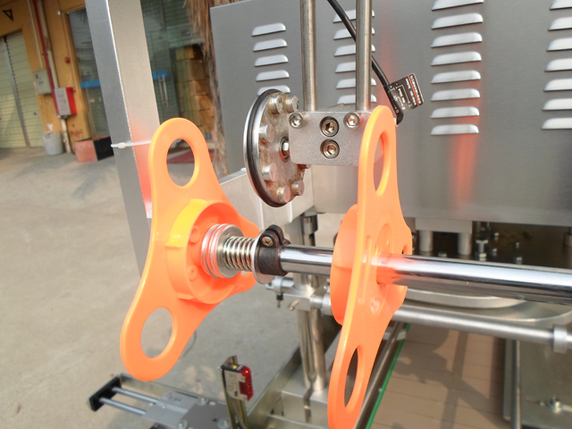 film roller 裝膜密封滾輪.jpg