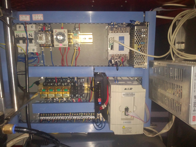relays for filling sealing machines INSIDE鋁管填充封尾機.jpg