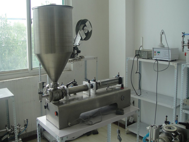 Full pneumatic liquid&paste filling machine 50-1000ML  單頭料斗填充機.jpg