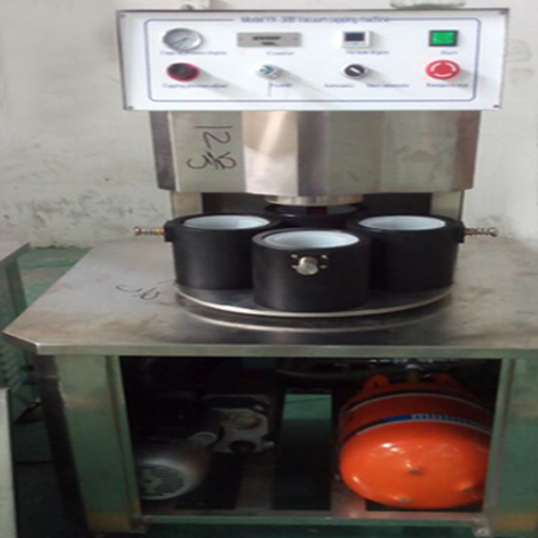 illustration of vacuum capping machine semi automatic 真空旋蓋插圖.jpg