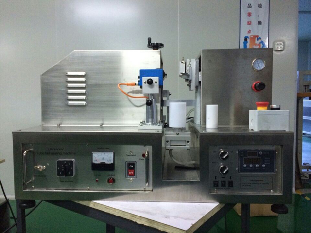 semi automatic tubes sealing machine 超音波管封口機.jpg