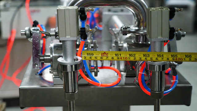 stainless steel connection part for whole filling machines 不銹鋼填充機.jpg