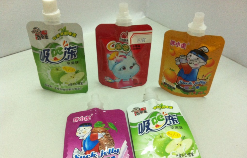 stand up bags for filling 單頭吸嘴袋填充料斗.jpg