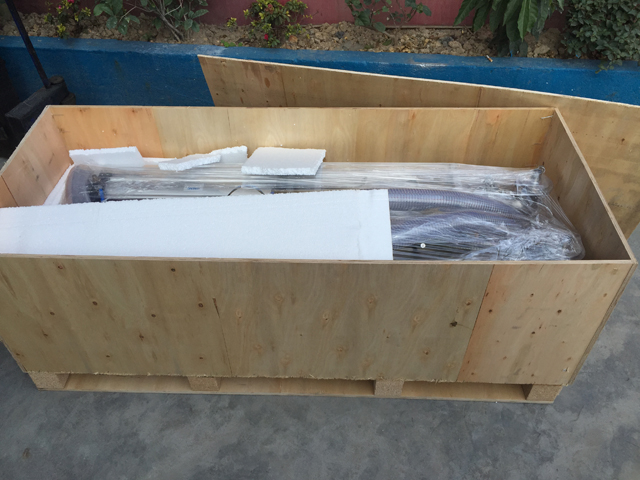 PLY wooden case packing for filling machine 木箱灌裝機.jpg