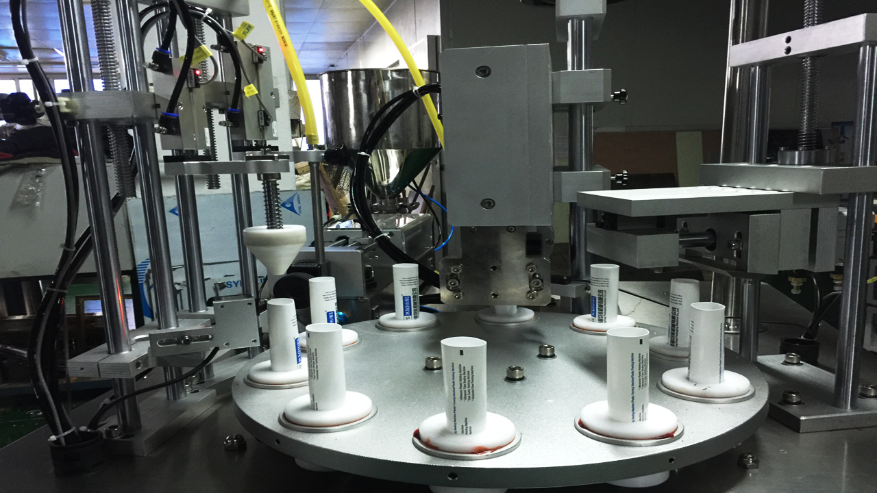 rotary filling sealing machine 旋轉灌裝超音波管封口.jpg