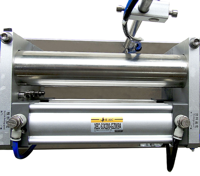 pneumatic filling machine manual for liquid cosmetic field 美國客戶灌裝機 (3).jpg