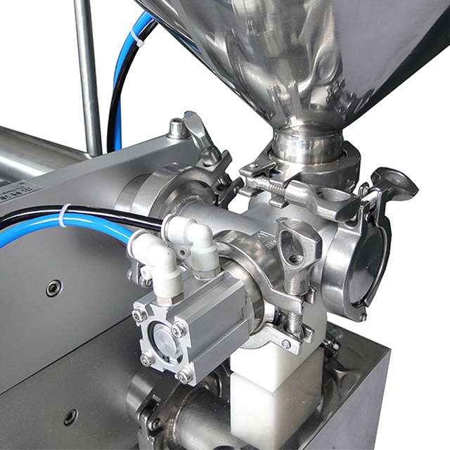 liquid filling machine for lotion shampoo cream 洗髮精填充設備.jpg