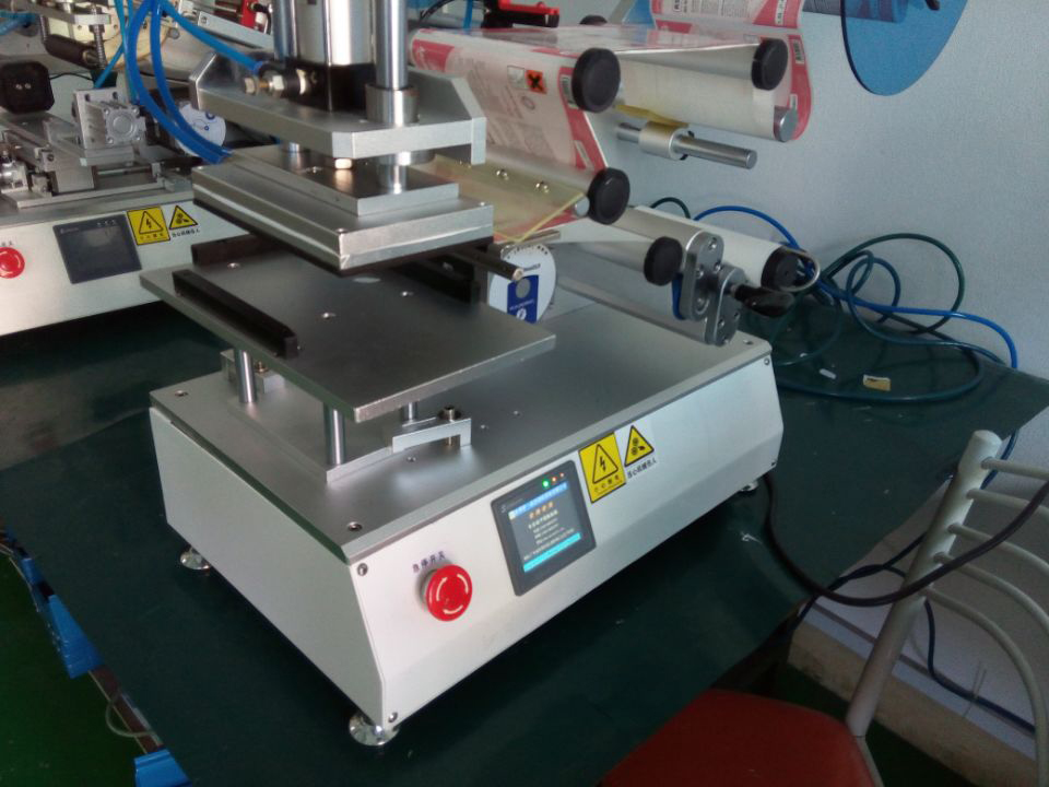 semi automatic labeling machinery 袋子貼標機械.jpg