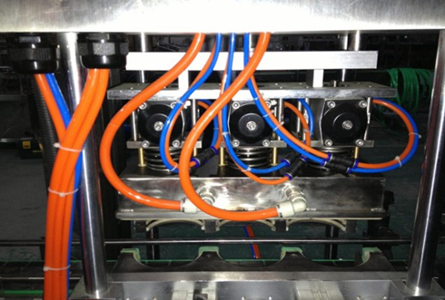 vacuum capper linear 真空旋蓋頭部分特寫.jpg