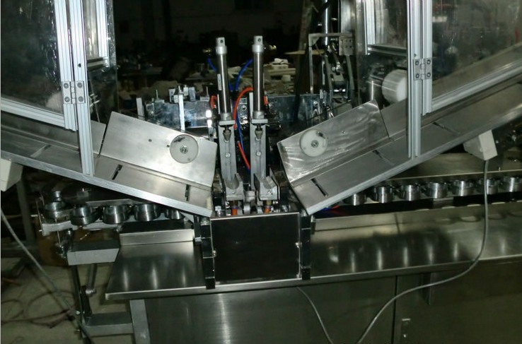 tubes filler sealeer equipment for tubes pastes cream 管材填充密封設備自動貼上.jpg