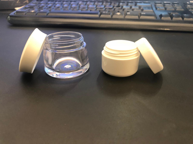 用於封蓋的罐子樣品